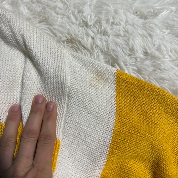 Women’s Large St. John’s Bay White/Yellow Long Sleeve Crochet Sweater - Picture 4 of 5